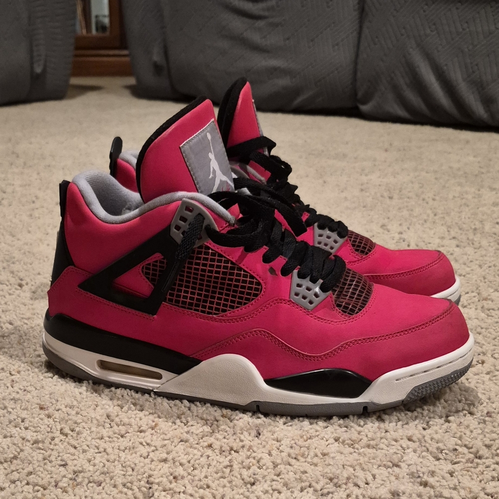 Jordan 4 Toro